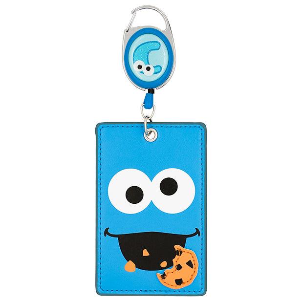 Retractable pass case