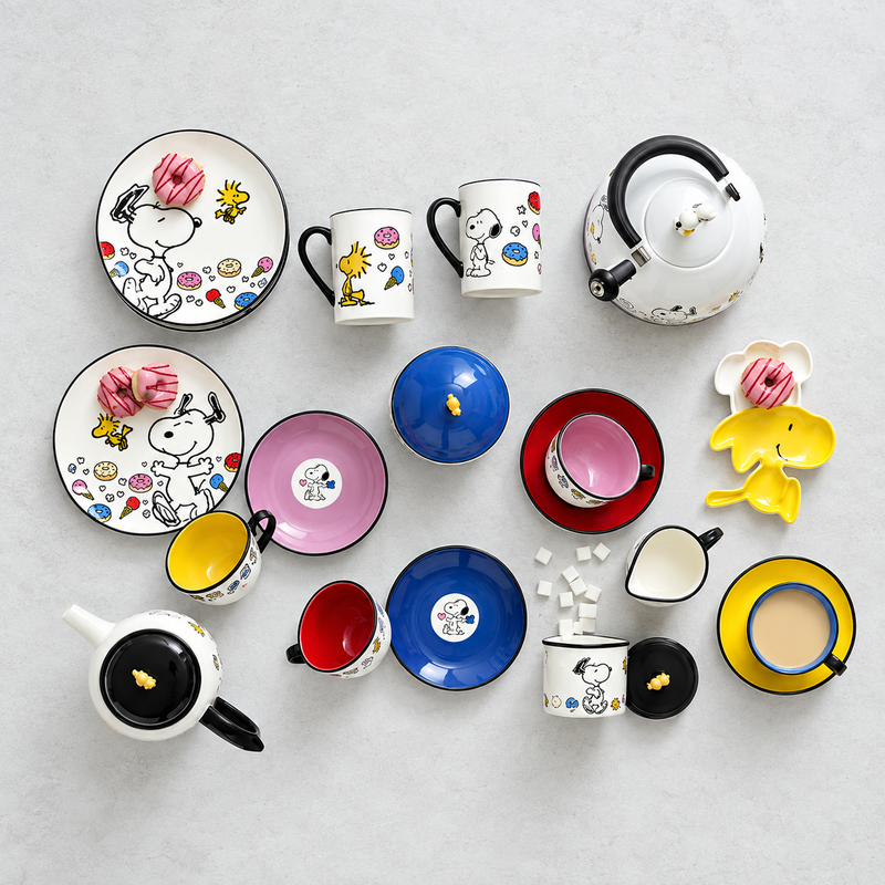 Snoopy Tea Cup & Saucers, Set of 4 (pre order)