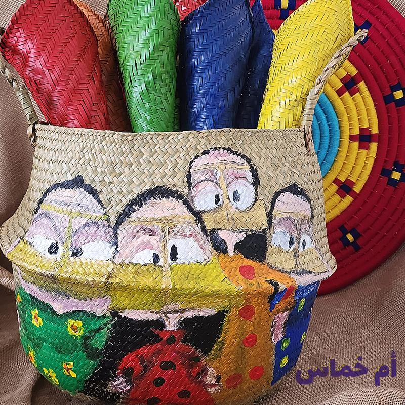 سلال من الخوص و القش البحري