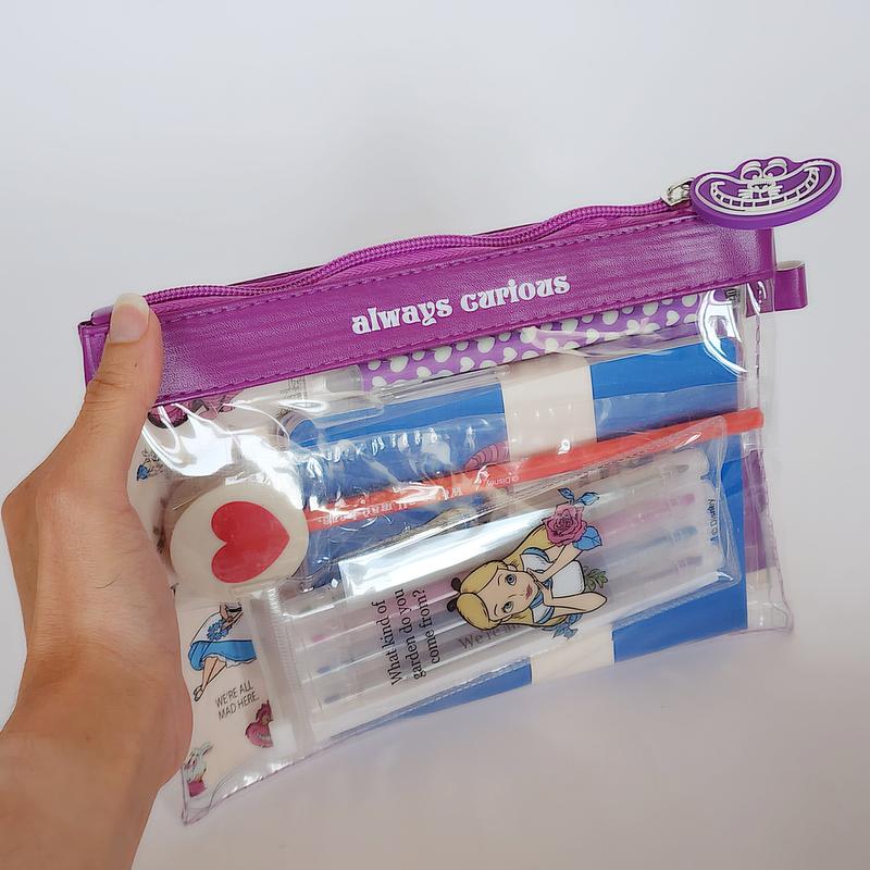 محفظة قرطاسيه أليس في بلاد العجائب