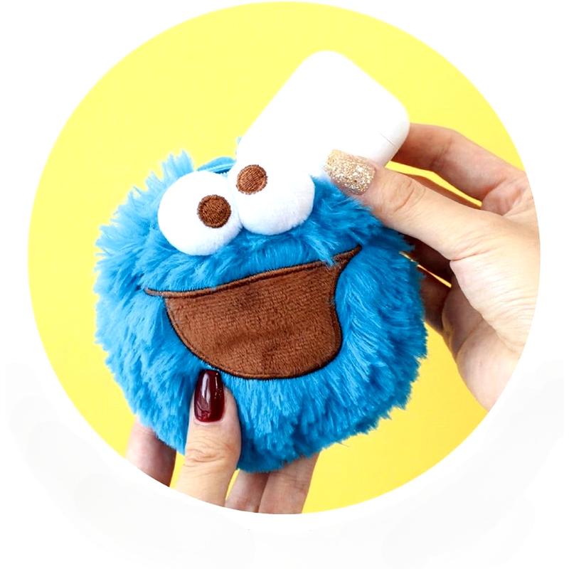 Face keychain pouch